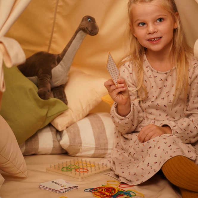 Geoboard - Motorikspielzeug aus Holz - CUBIDI